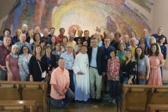 Father Leo accompagna il movimento dei pellegrini cattolici di Baltimora, U.S.A. al Santuario della Madonna delle Lacrime di Siracusa.