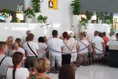 Pellegrini dalla Polonia in preghiera davanti alla Madonna delle Lacrime di Siracusa